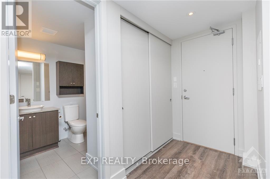 Property at 905 - 100 CHAMPAGNE AVENUE S image 5