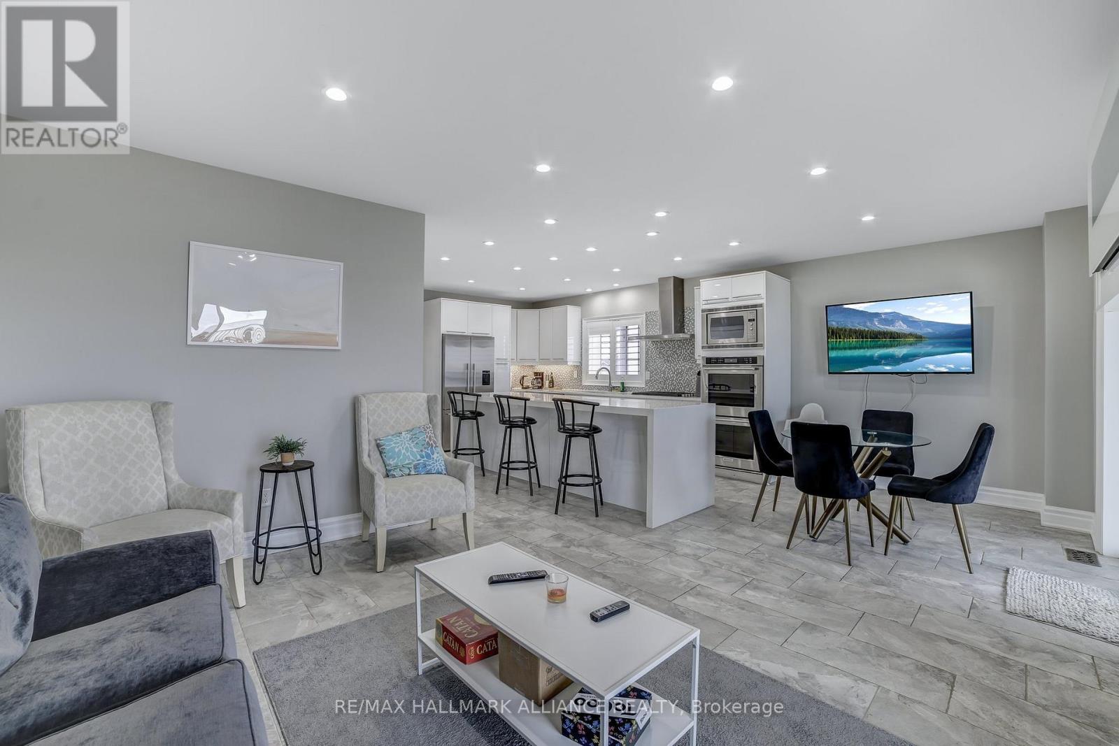 53 Windemere Road, Hamilton, Ontario  L8E 5G5 - Photo 13 - X12137283