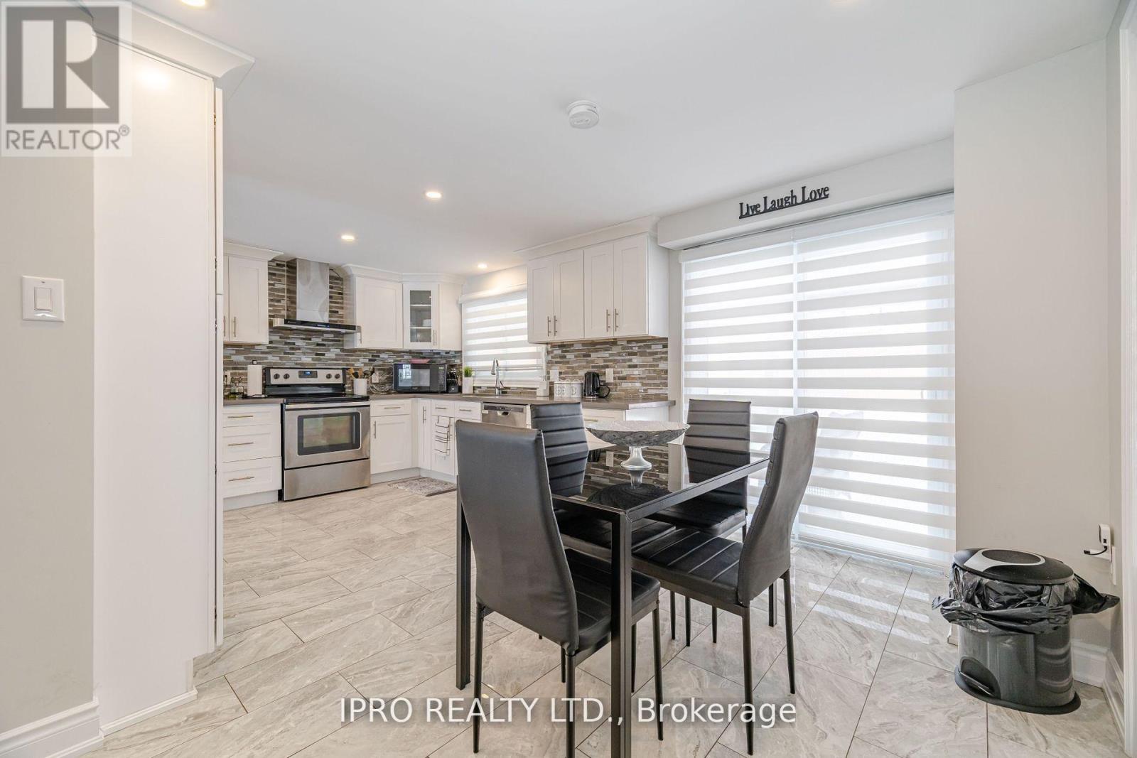 512 Pinetree Crescent, Cambridge, Ontario  N3H 4X5 - Photo 19 - X12137292