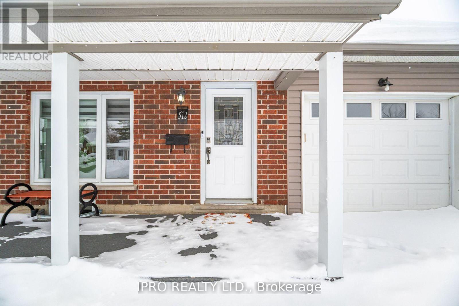 512 Pinetree Crescent, Cambridge, Ontario  N3H 4X5 - Photo 5 - X12137292