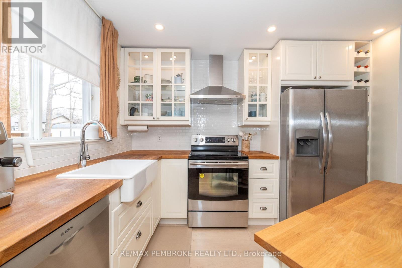 44 Bayshore Drive, Petawawa, Ontario  K8H 3R7 - Photo 7 - X12137522