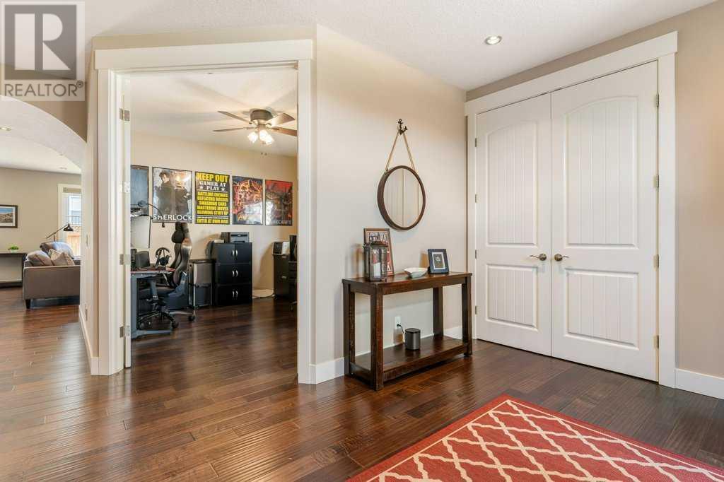 281 Kinniburgh Boulevard, Chestermere, Alberta  T1X 0R7 - Photo 5 - A2219496