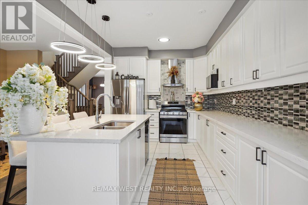 120 Westfield Drive, Whitby, Ontario  L1P 0G1 - Photo 3 - E12035520