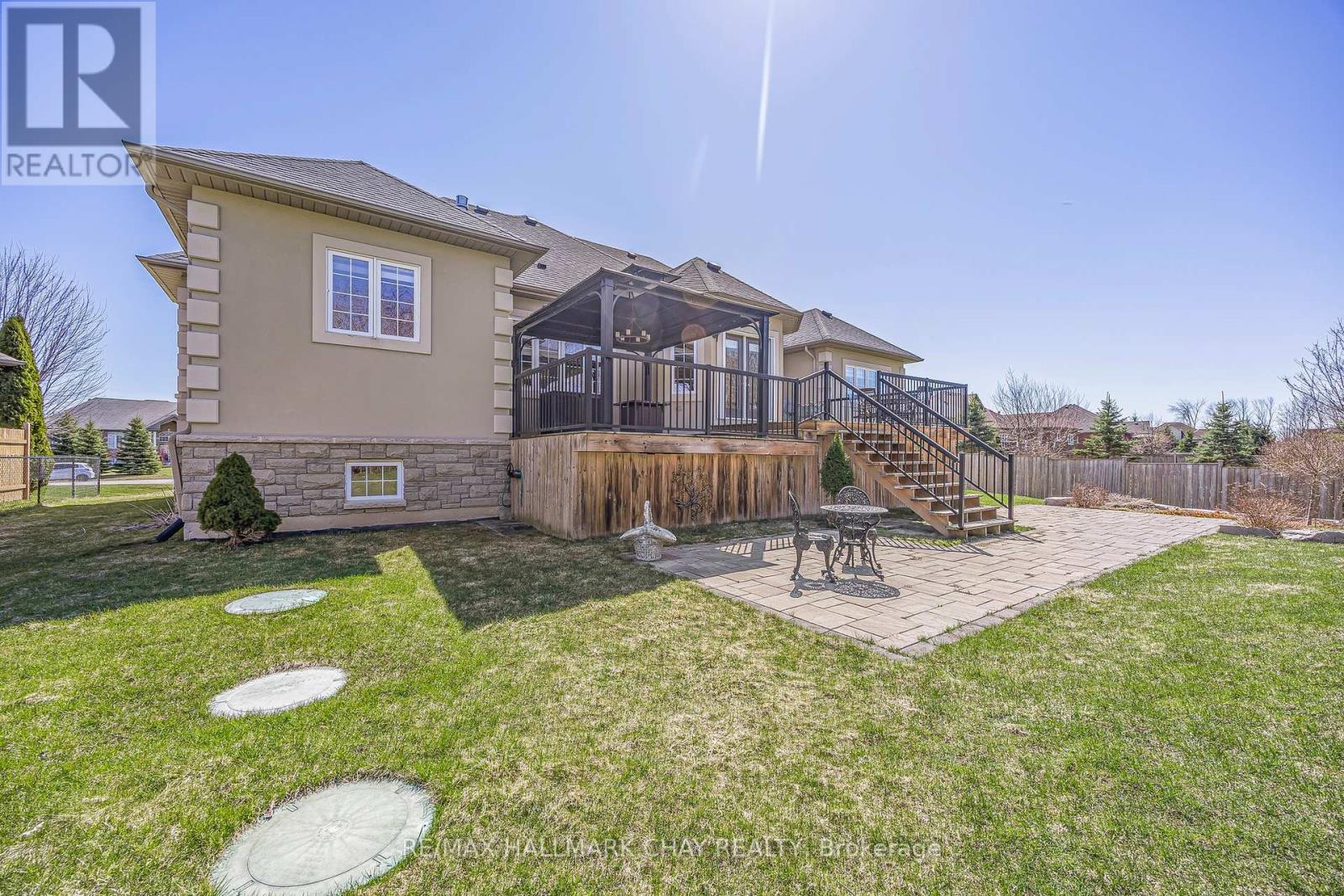 16 Basswood Drive, Wasaga Beach, Ontario  L9Z 0A9 - Photo 34 - S12133799