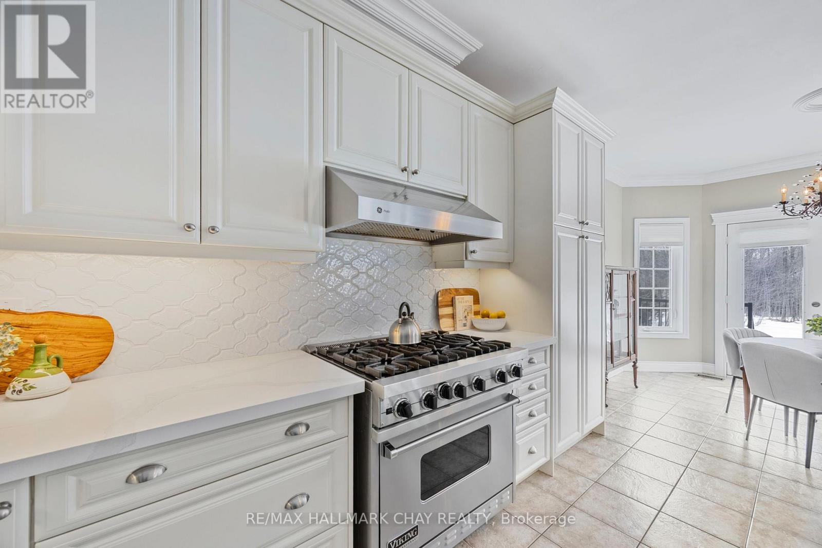 16 Basswood Drive, Wasaga Beach, Ontario  L9Z 0A9 - Photo 14 - S12133799