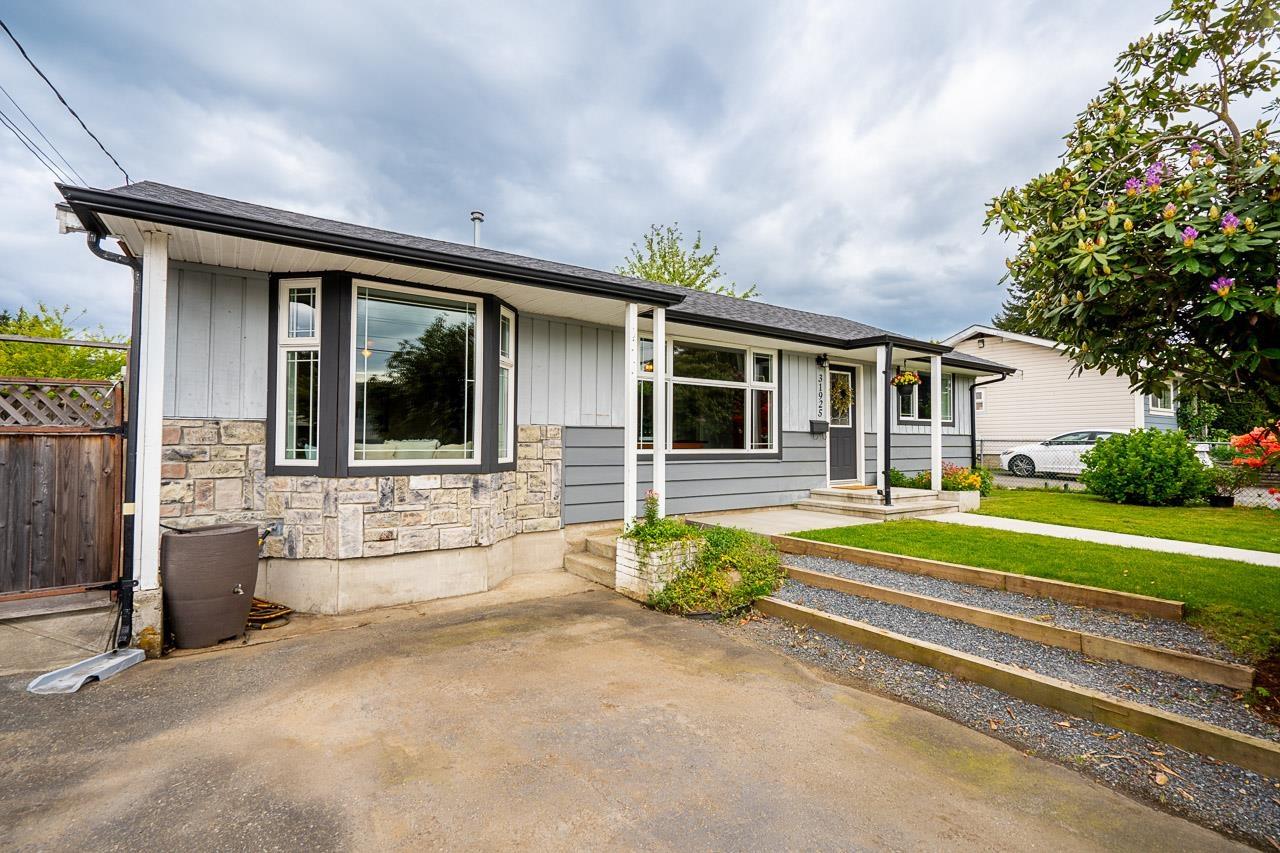 31925 Hillcrest Avenue, Mission, British Columbia  V2V 1K8 - Photo 4 - R3000692