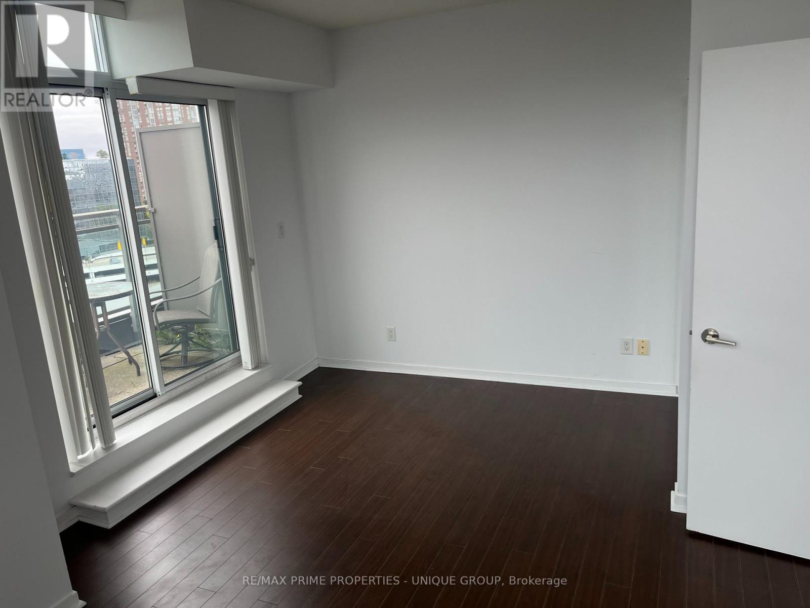907 - 120 Dallimore Circle, Toronto (Banbury-Don Mills), Ontario  M3C 4J1 - Photo 9 - C12136250