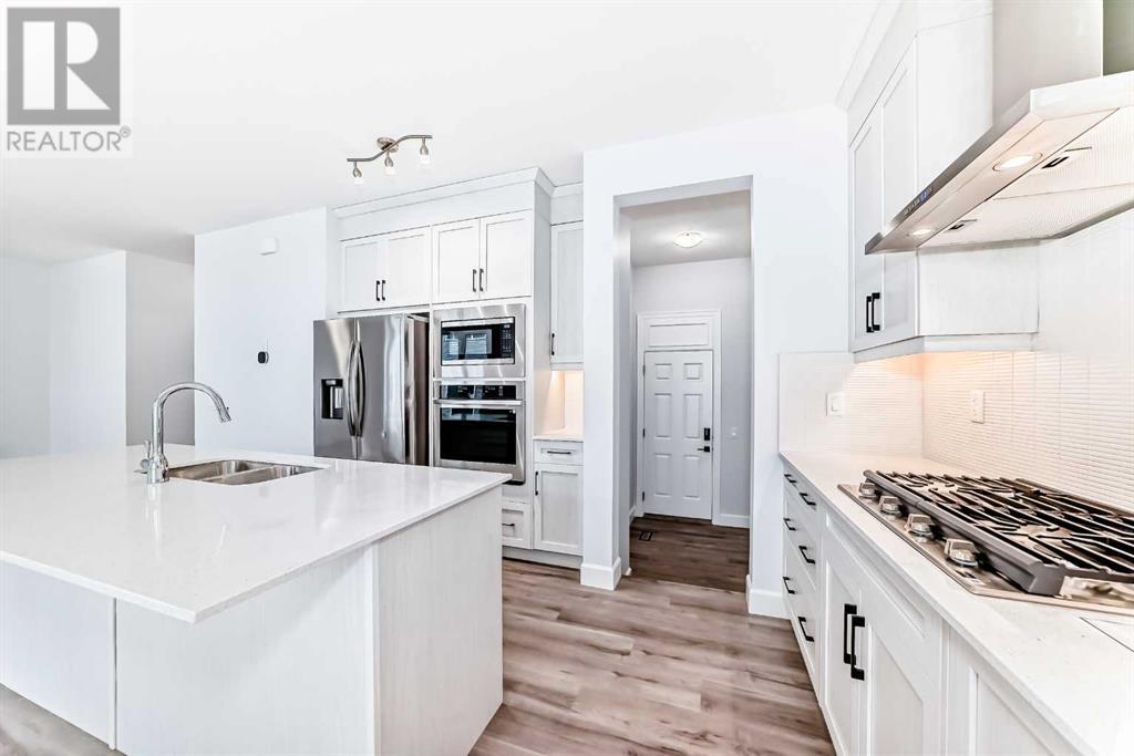Property at 200 Cityside View NE image 4