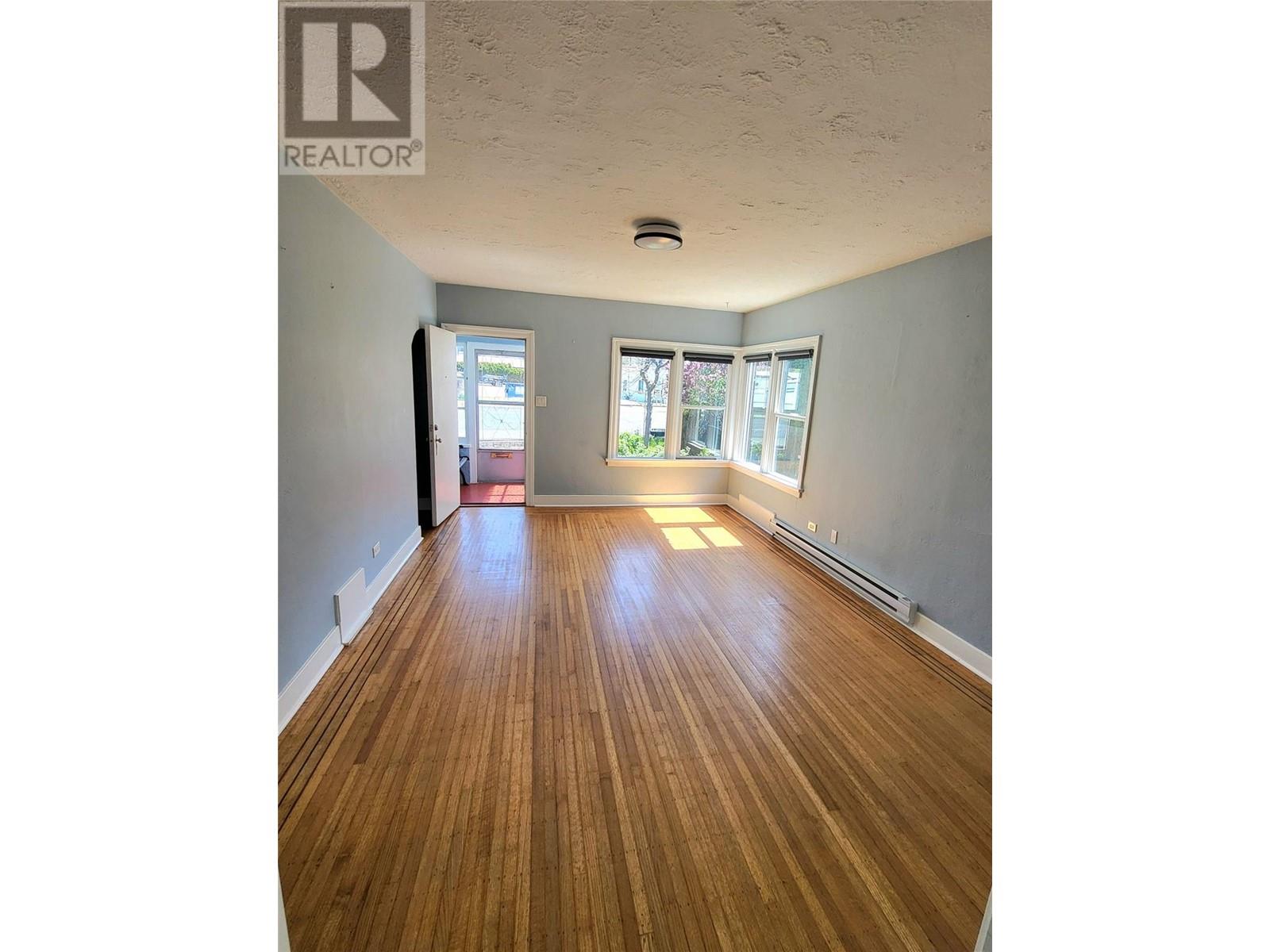 857 Main Street, Penticton, British Columbia  V2A 5E3 - Photo 10 - 10337033