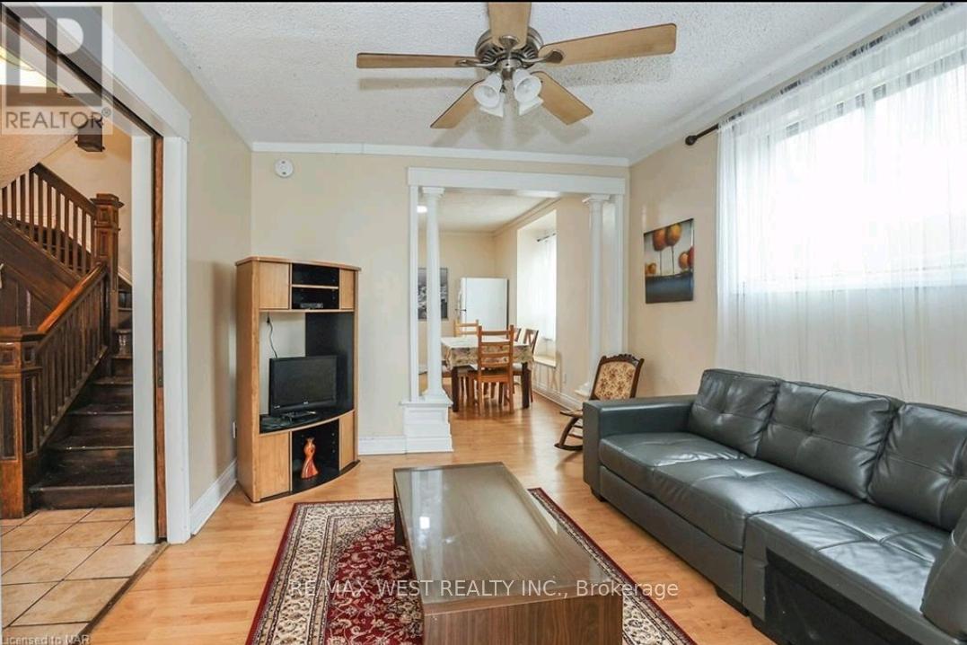 Property at 6175 BARKER STREET image 4
