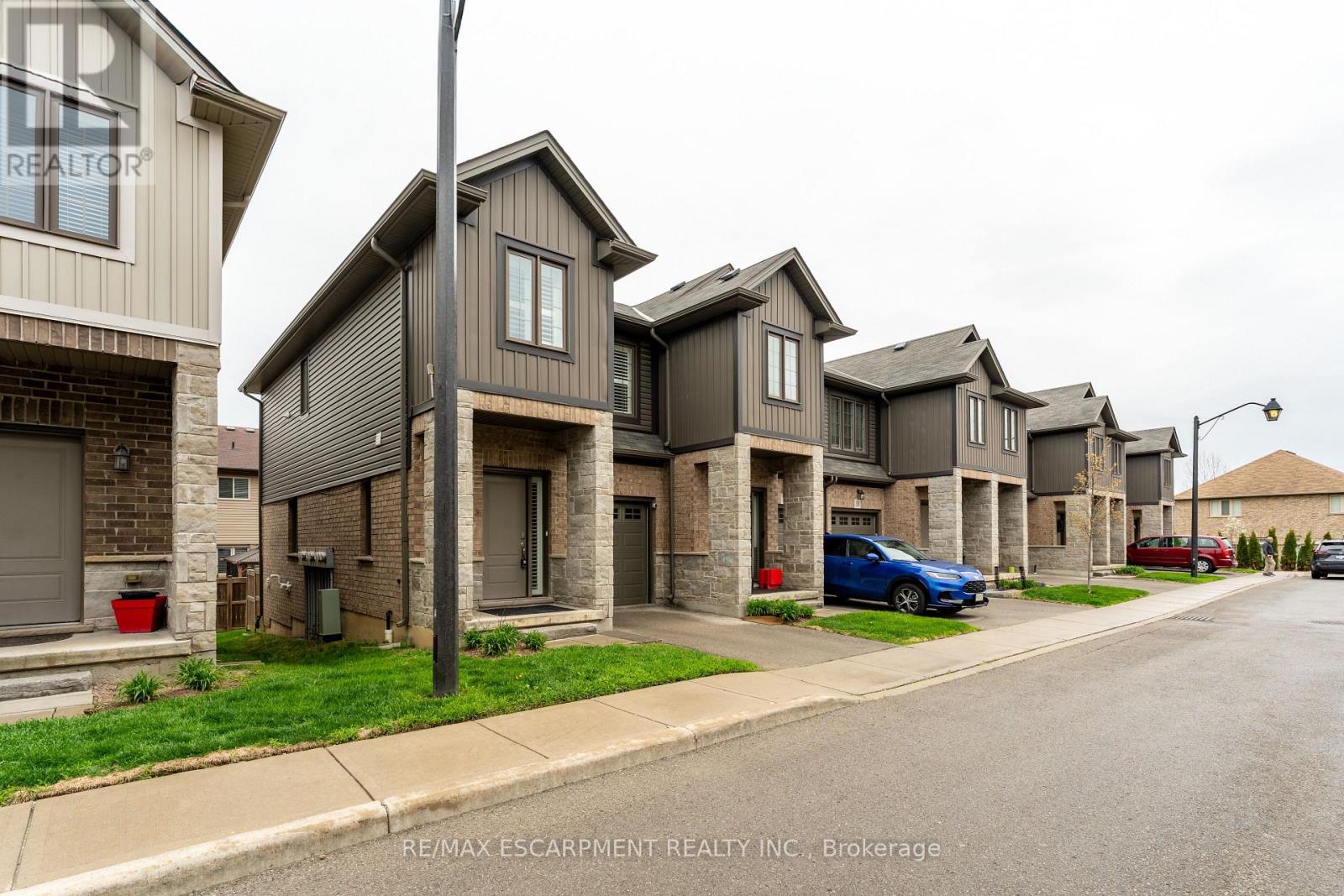 Property at 20 - 377 GLANCASTER ROAD image 2