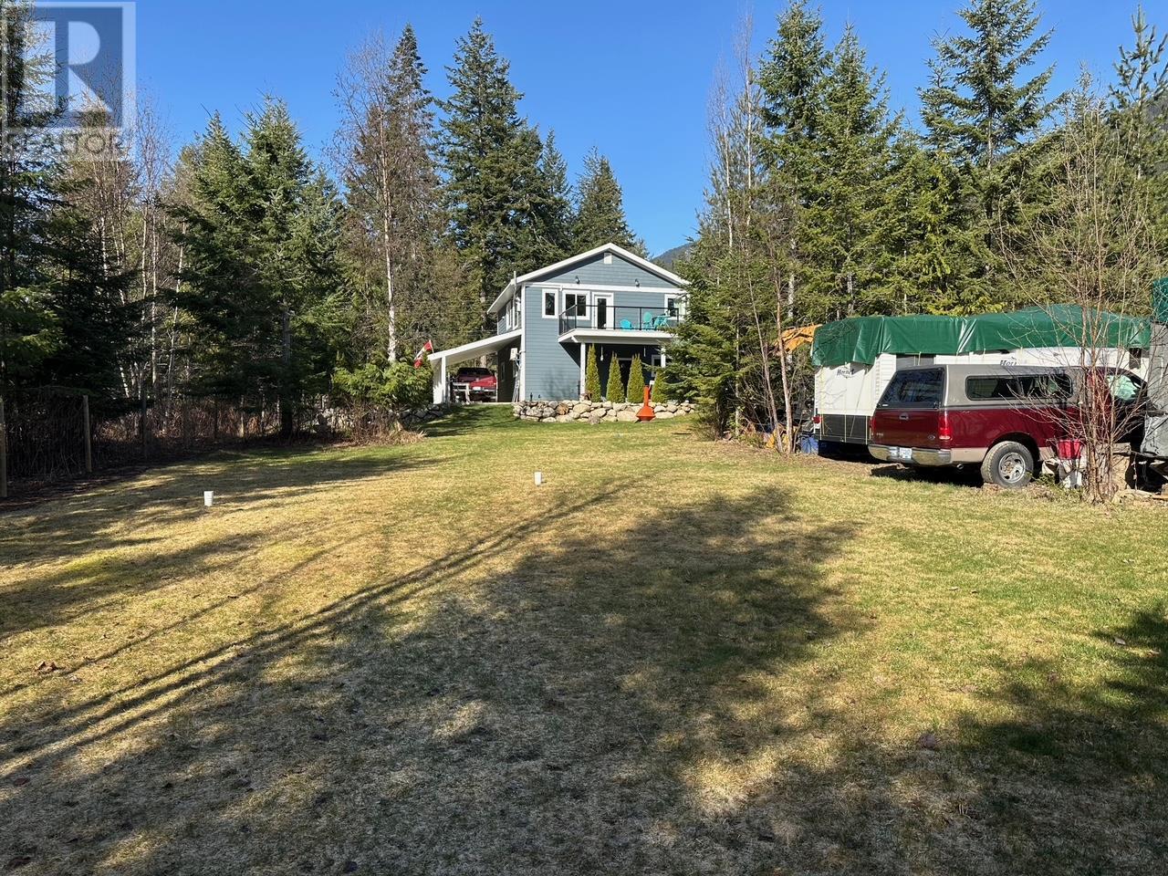 730 Heyland Road, Balfour, British Columbia  V0G 1C0 - Photo 3 - 10342339