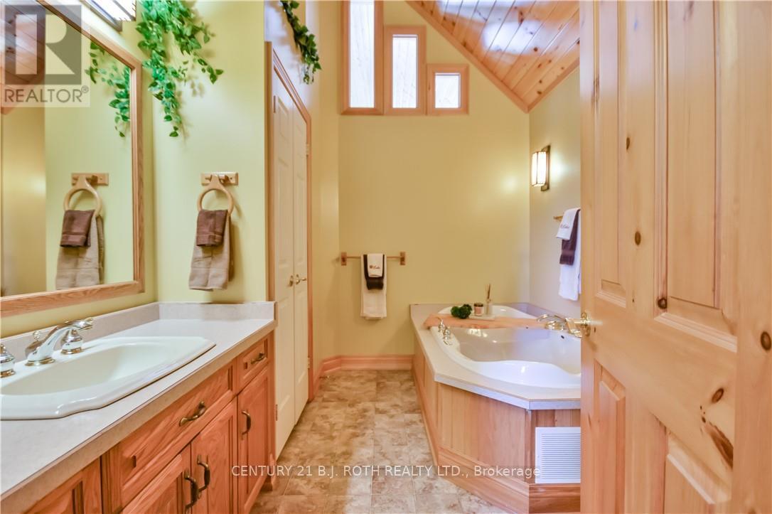3931 Menoke Beach Road, Severn, Ontario  L3V 0T9 - Photo 30 - S12034058