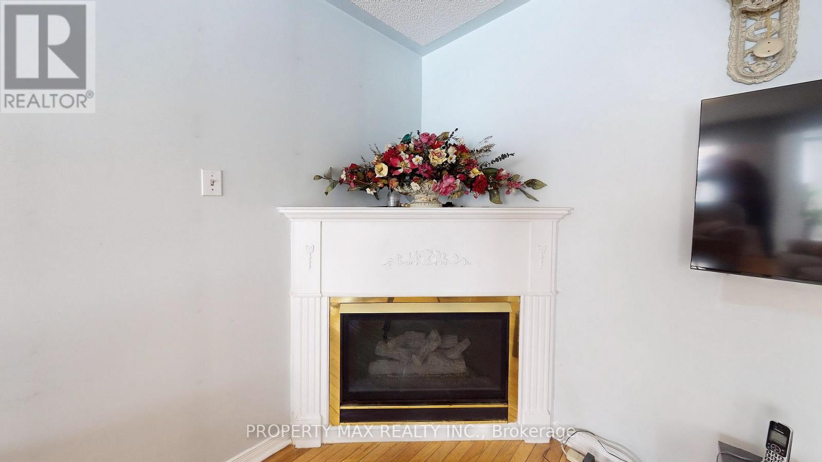 96 Gillingham Avenue, Markham, Ontario  L3S 3R6 - Photo 8 - N12136162