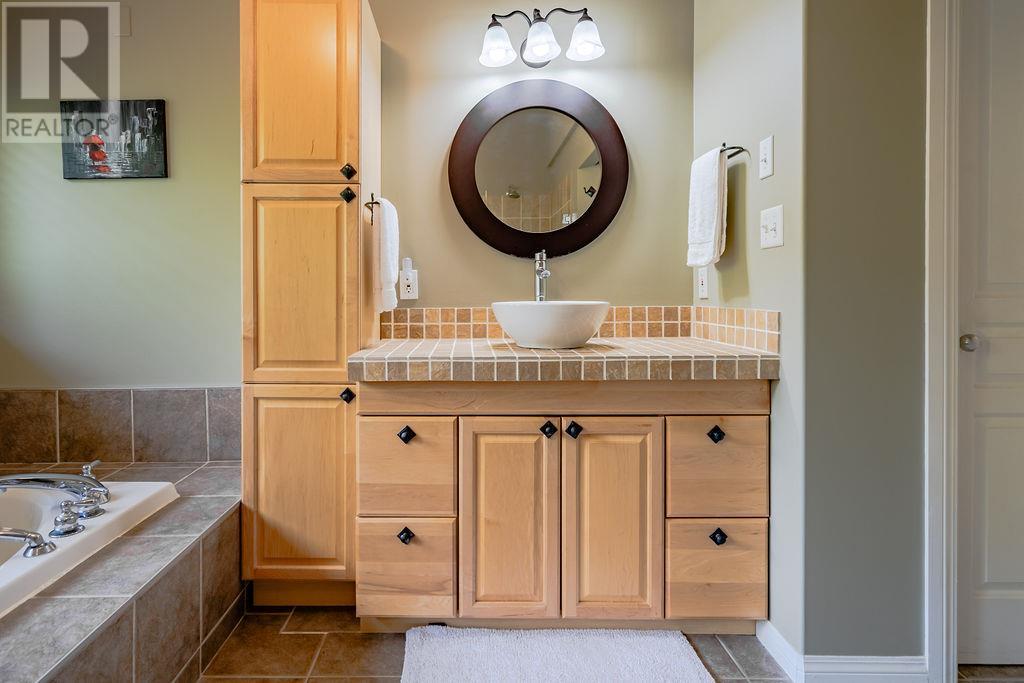 3404 Bodard Road, Nelson, British Columbia  V1L 6T3 - Photo 23 - 10346237