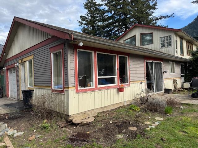 Property at 410 HUDSON BAY STREET image 5