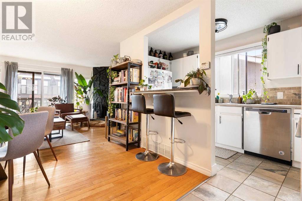Property at 3029 27 Street SW image 2