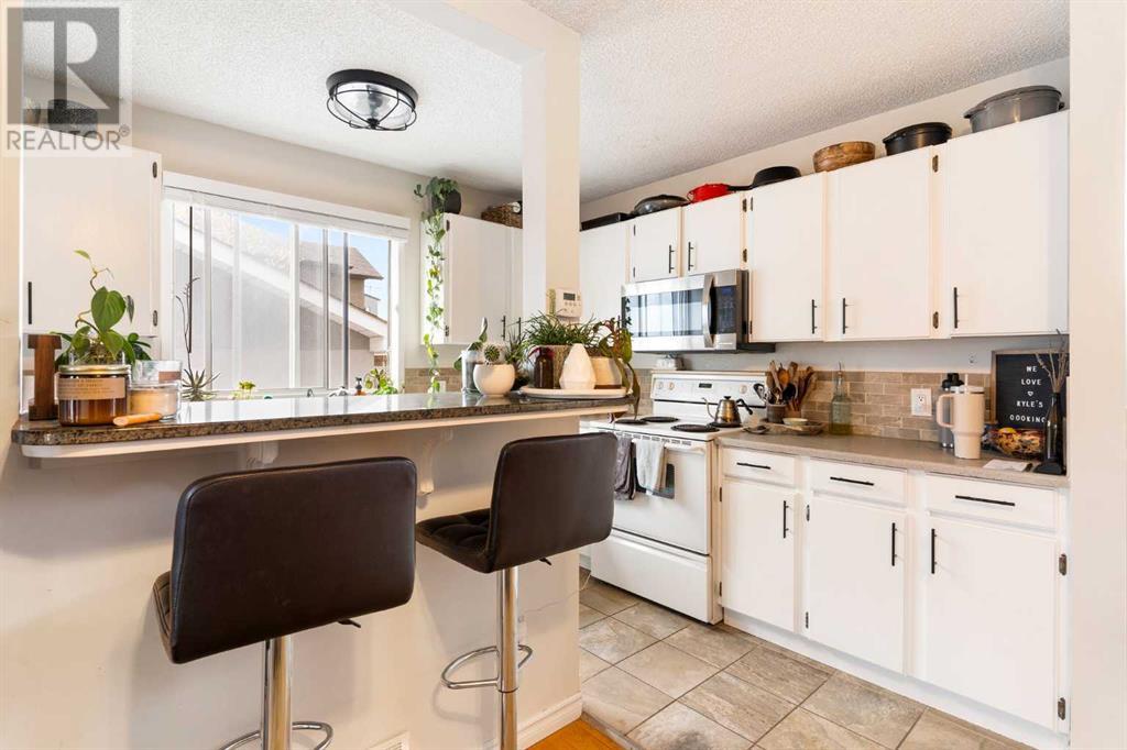 Property at 3029 27 Street SW image 4