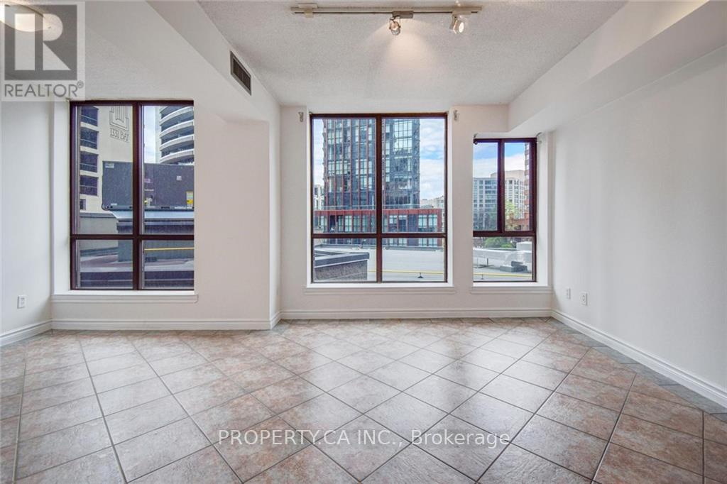 404 - 40 Scollard Street S, Toronto, Ontario  M5M 3S1 - Photo 9 - C12113654