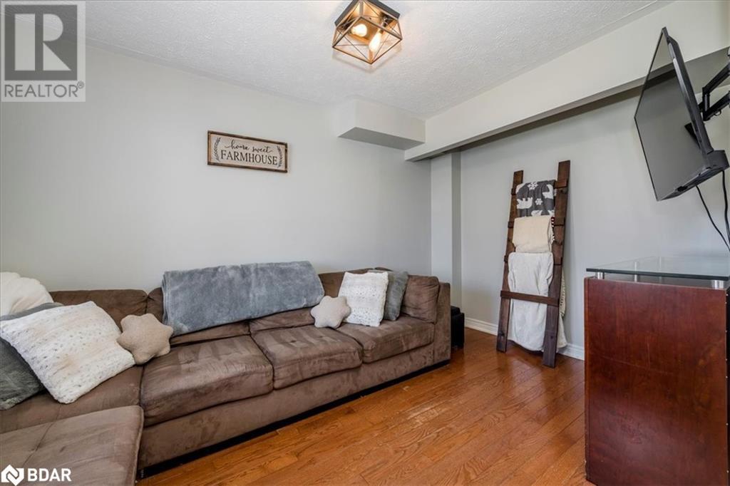 Property at 24 OWEN Street image 4