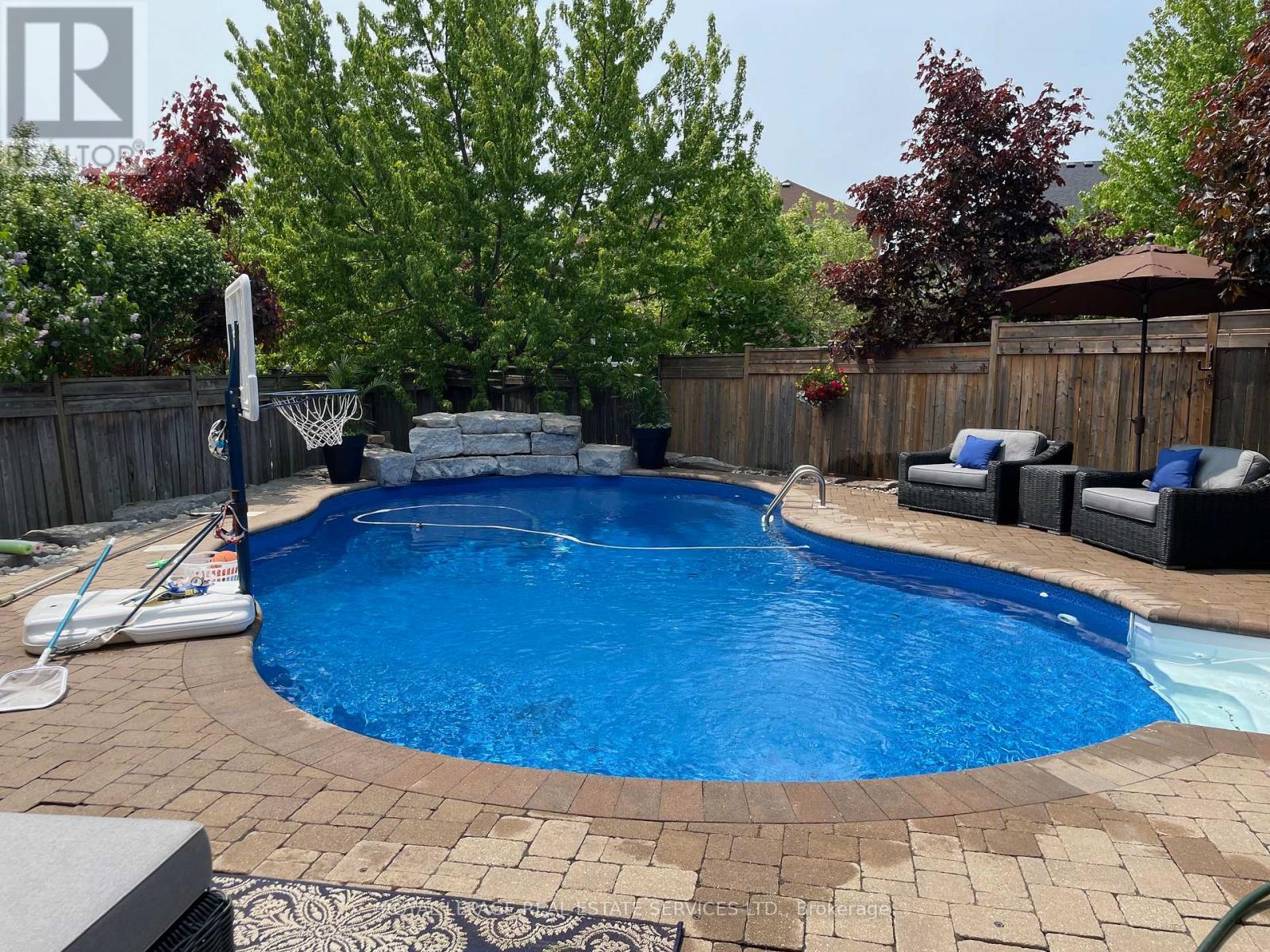 Property at 2225 GLAZEBROOK CIRCLE image 2