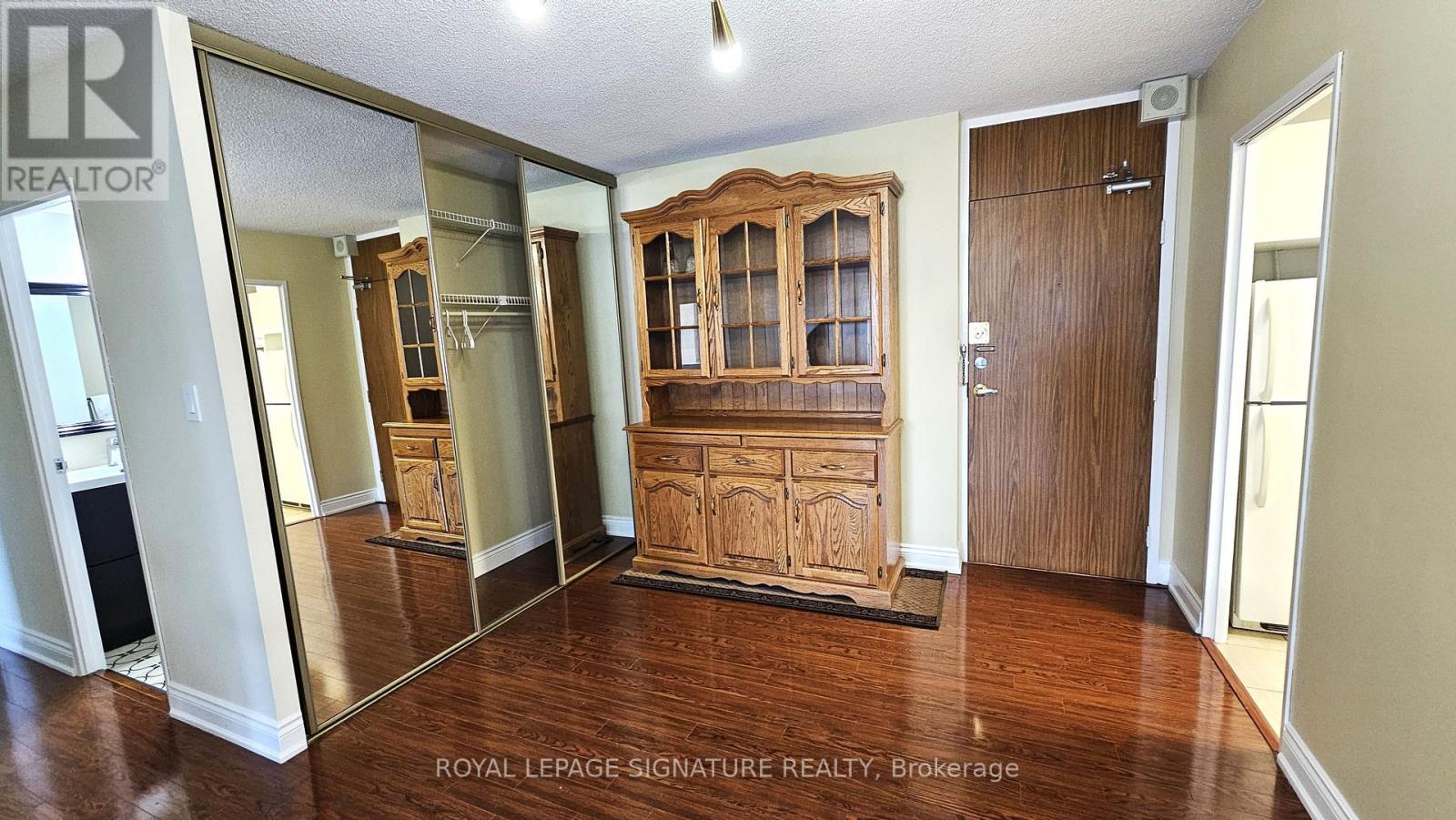 810 - 240 Scarlett Road, Toronto (Rockcliffe-Smythe), Ontario  M6N 4X4 - Photo 10 - W12135773
