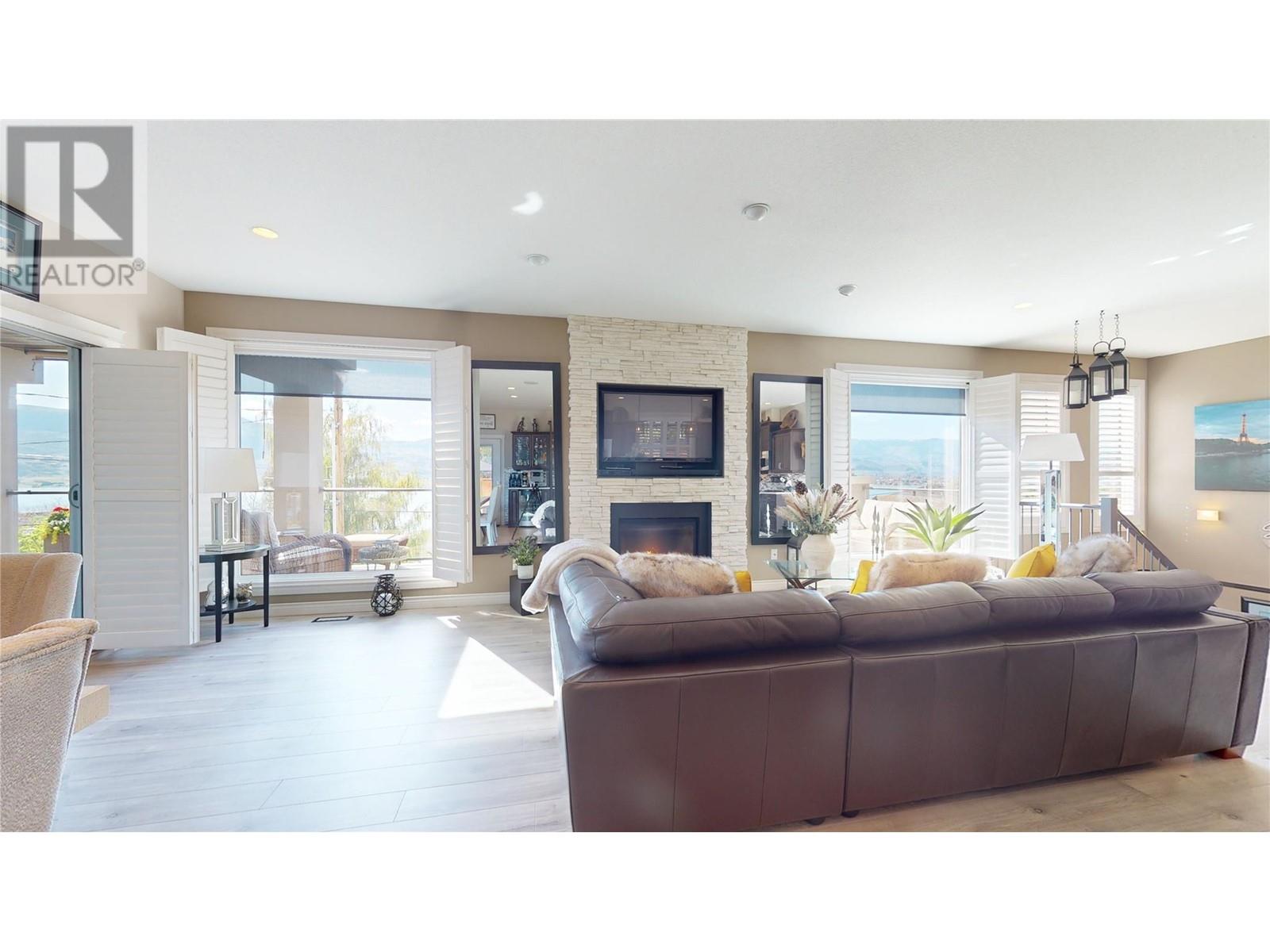 Property at 3033 37th Street image 3