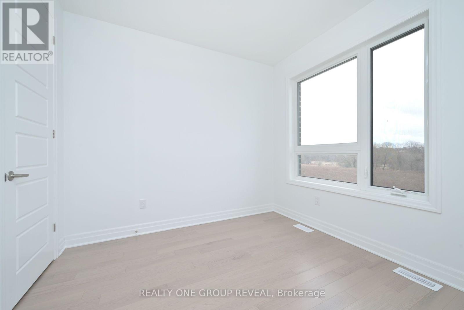 27 Greenridge Crescent, Markham, Ontario  L6C 3M1 - Photo 17 - N12135066