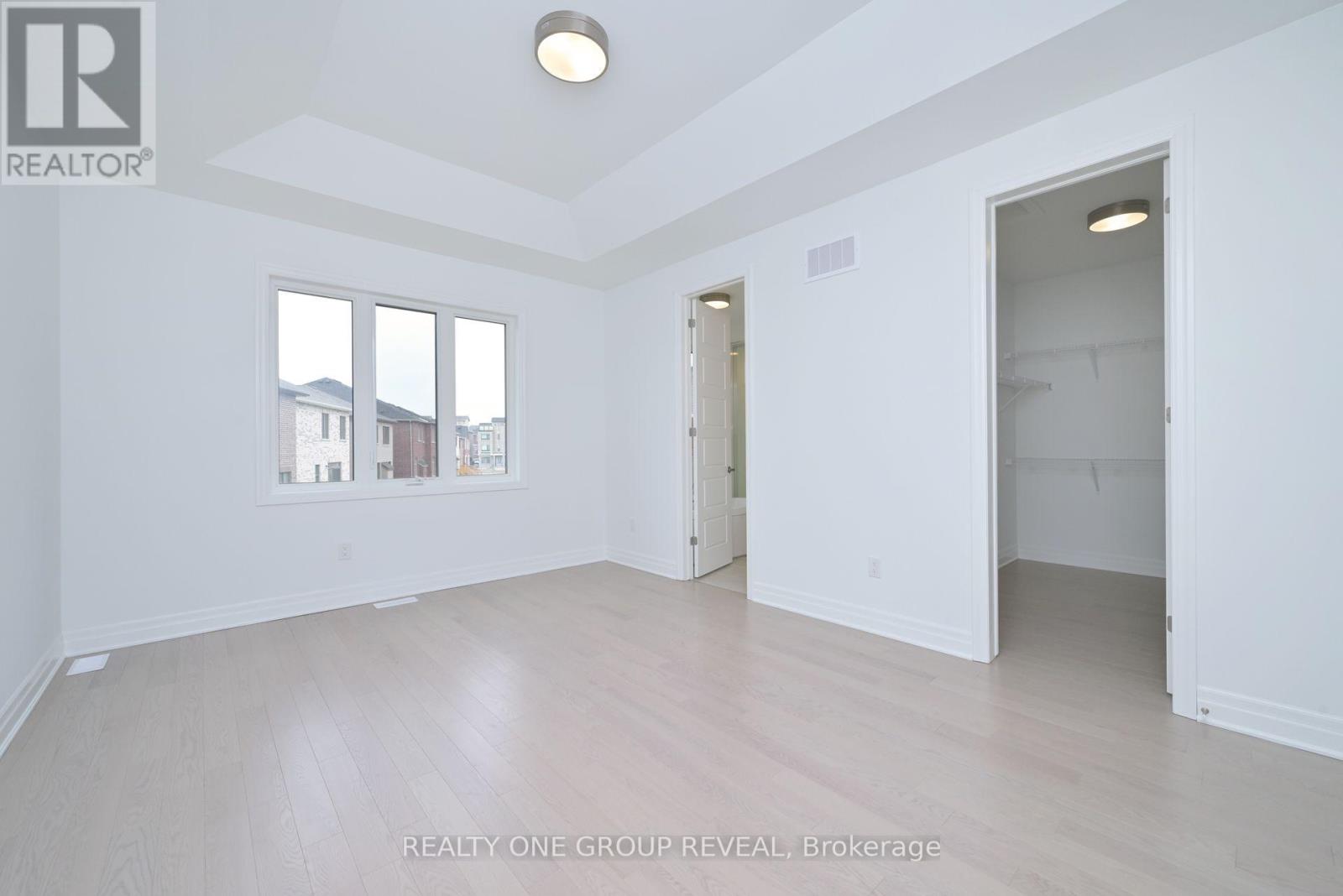 27 Greenridge Crescent, Markham, Ontario  L6C 3M1 - Photo 19 - N12135066