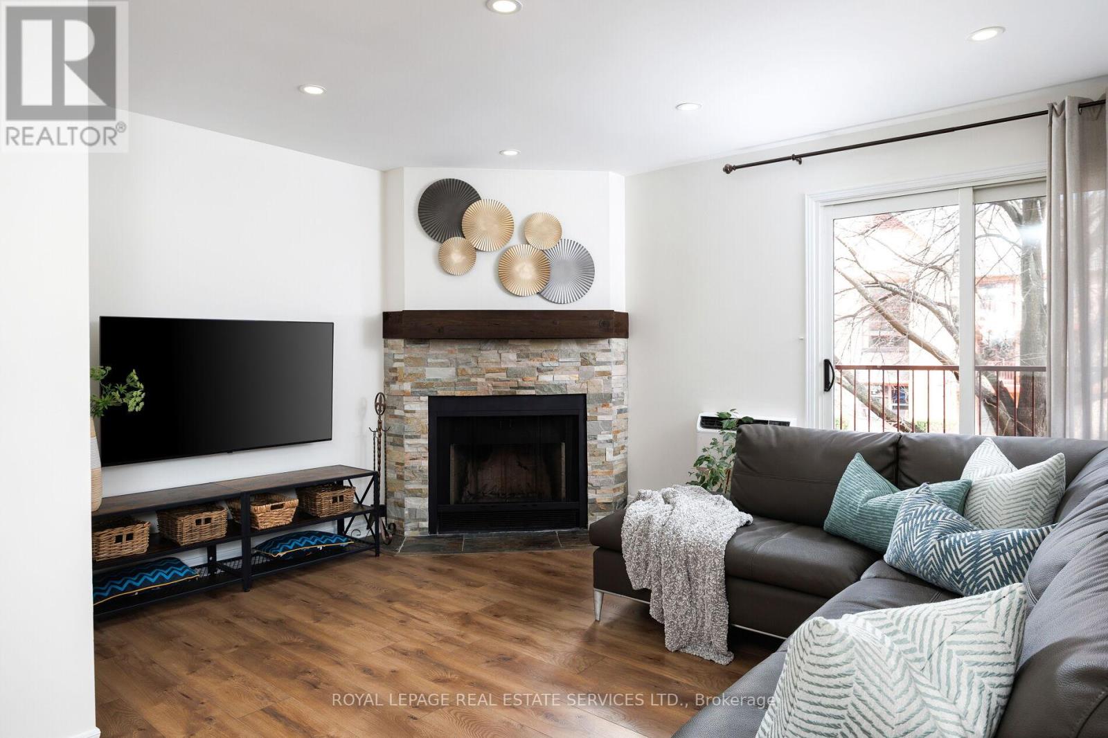 1021 - 1504 Pilgrims Way, Oakville, Ontario  L6M 3H1 - Photo 8 - W12075951