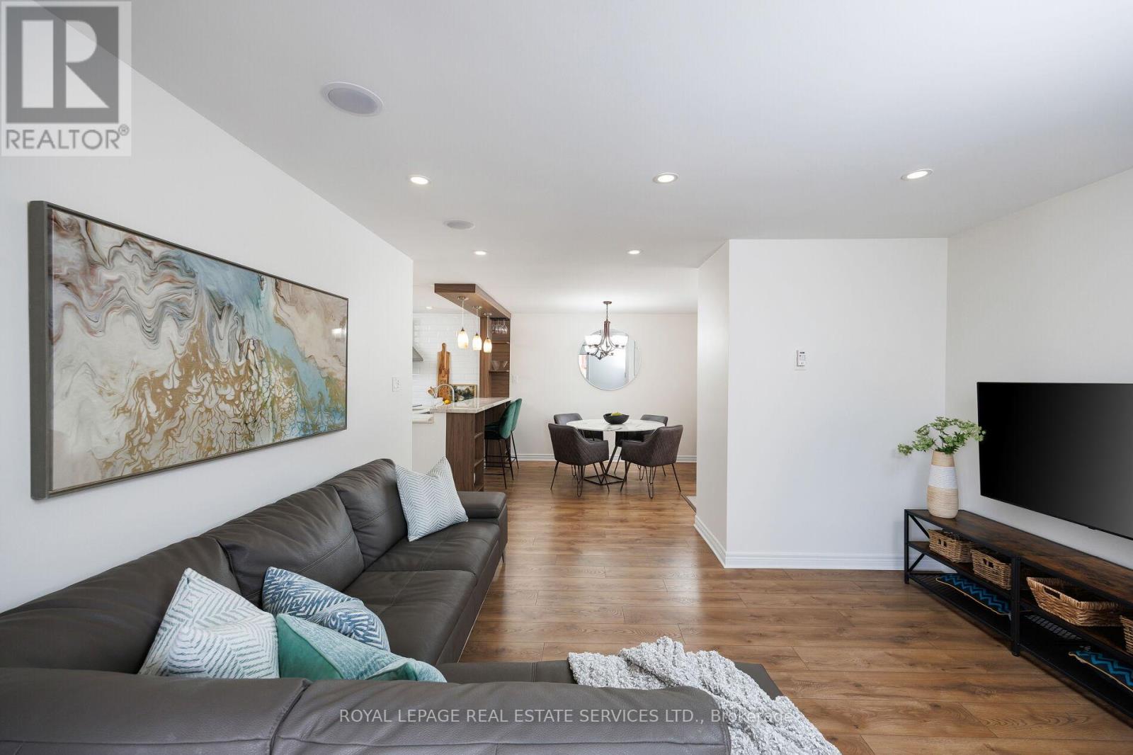 1021 - 1504 Pilgrims Way, Oakville, Ontario  L6M 3H1 - Photo 9 - W12075951