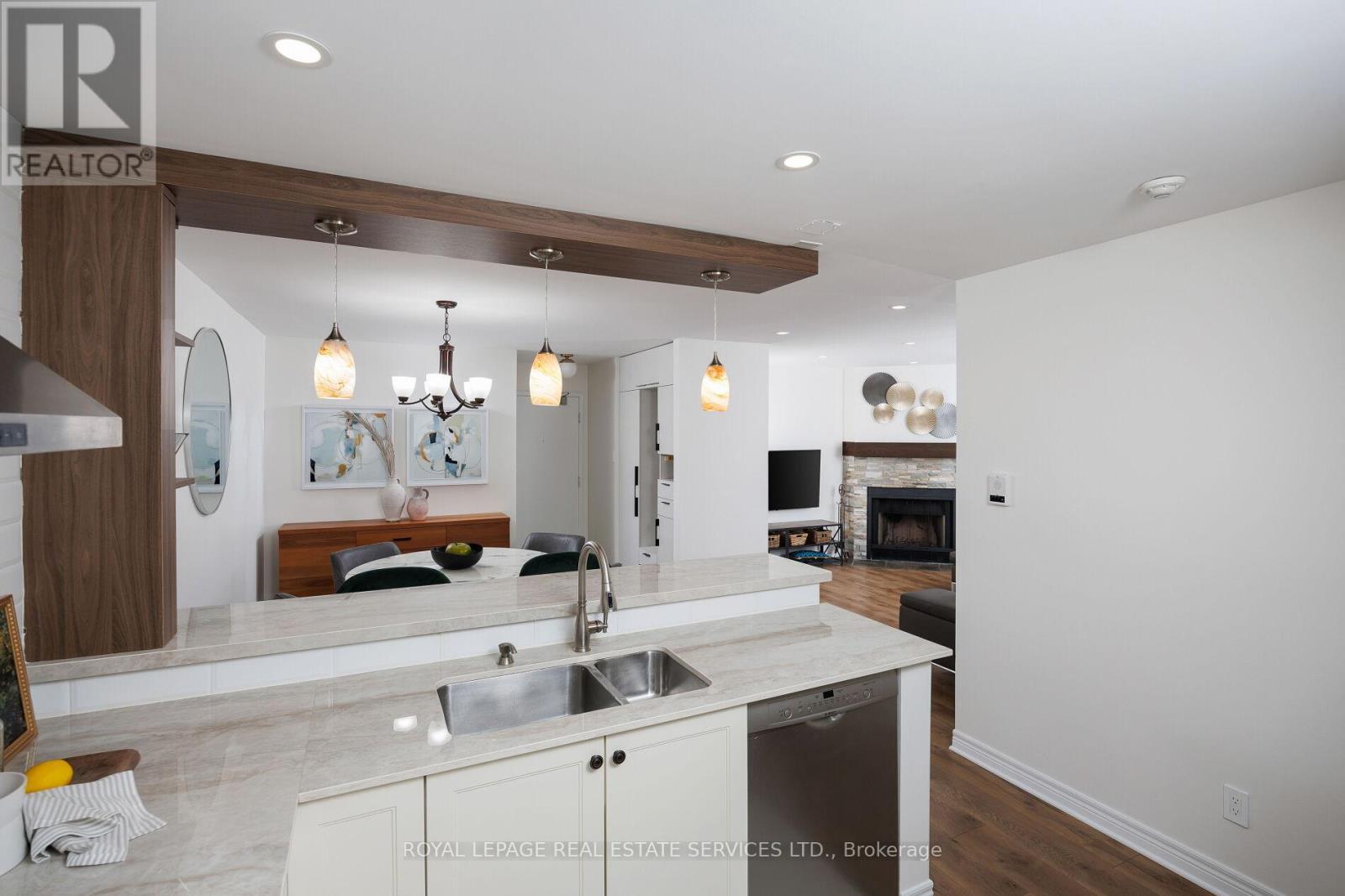 1021 - 1504 Pilgrims Way, Oakville, Ontario  L6M 3H1 - Photo 16 - W12075951