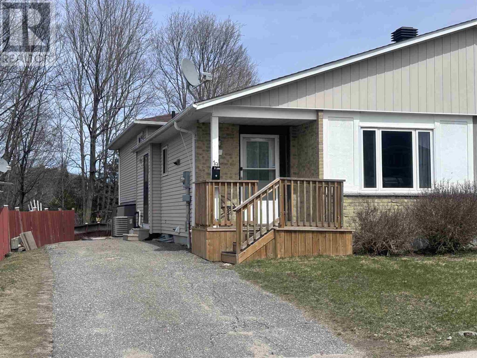 Property at 19 LaPrairie CRES image 1