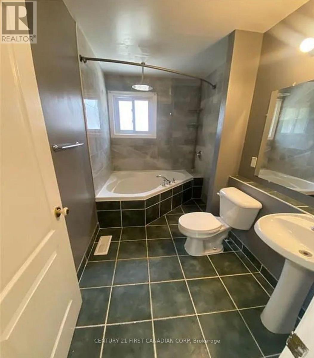Unit A - 80 Clifton Crescent, London South, Ontario  N6C 3V8 - Photo 4 - X12137541