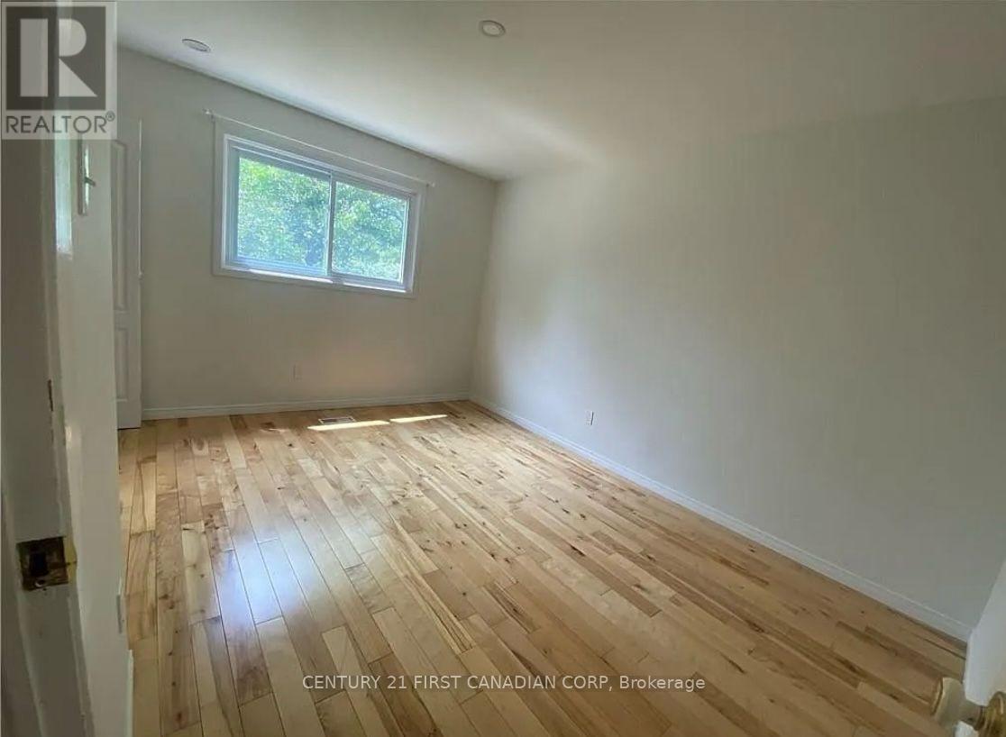 Unit A - 80 Clifton Crescent, London South, Ontario  N6C 3V8 - Photo 8 - X12137541