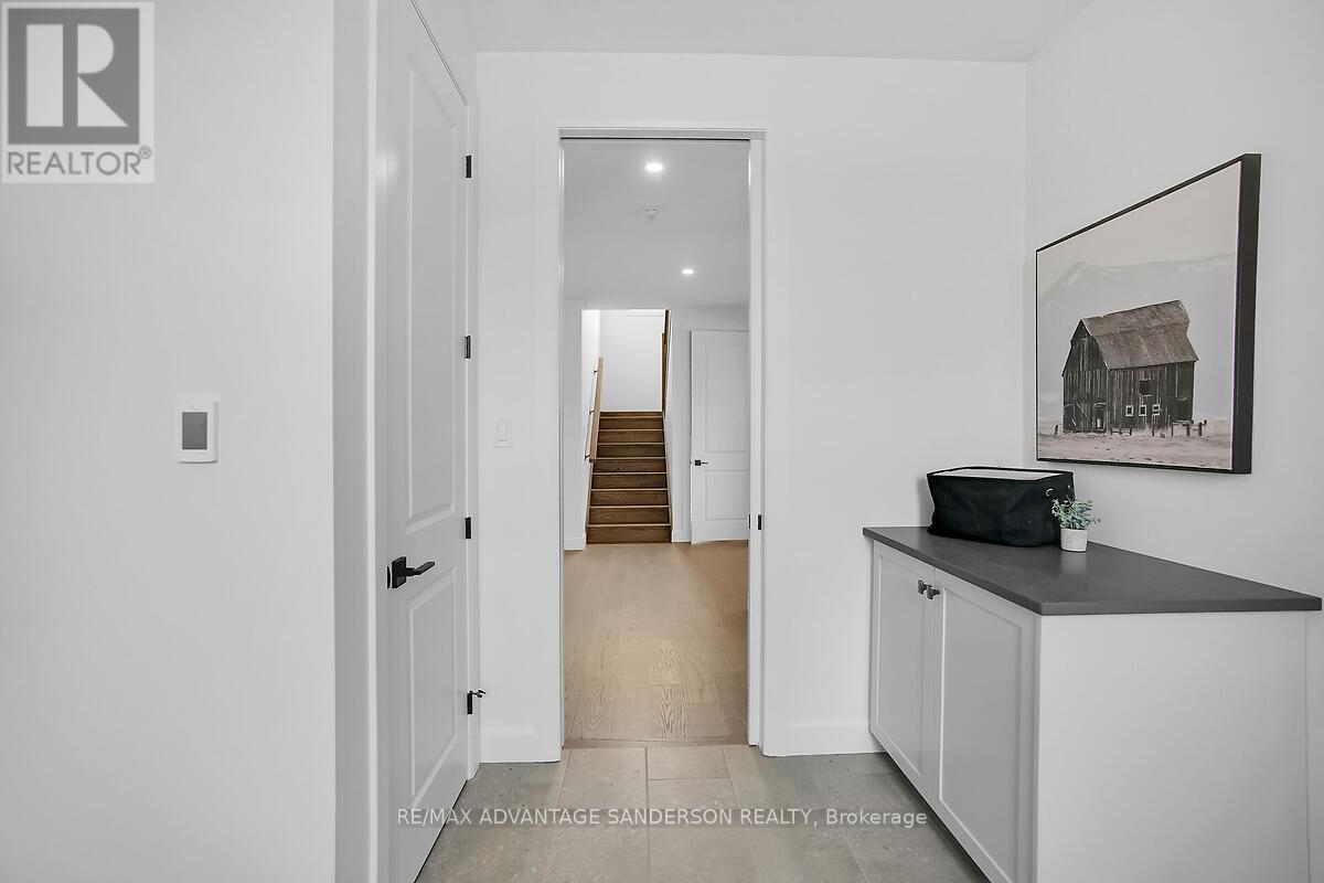 243 Songbird Lane, Middlesex Centre, Ontario  N0M 2A0 - Photo 27 - X12137566