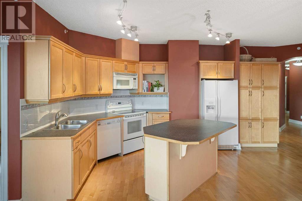 Property at 401, 4 14 Street NW image 4
