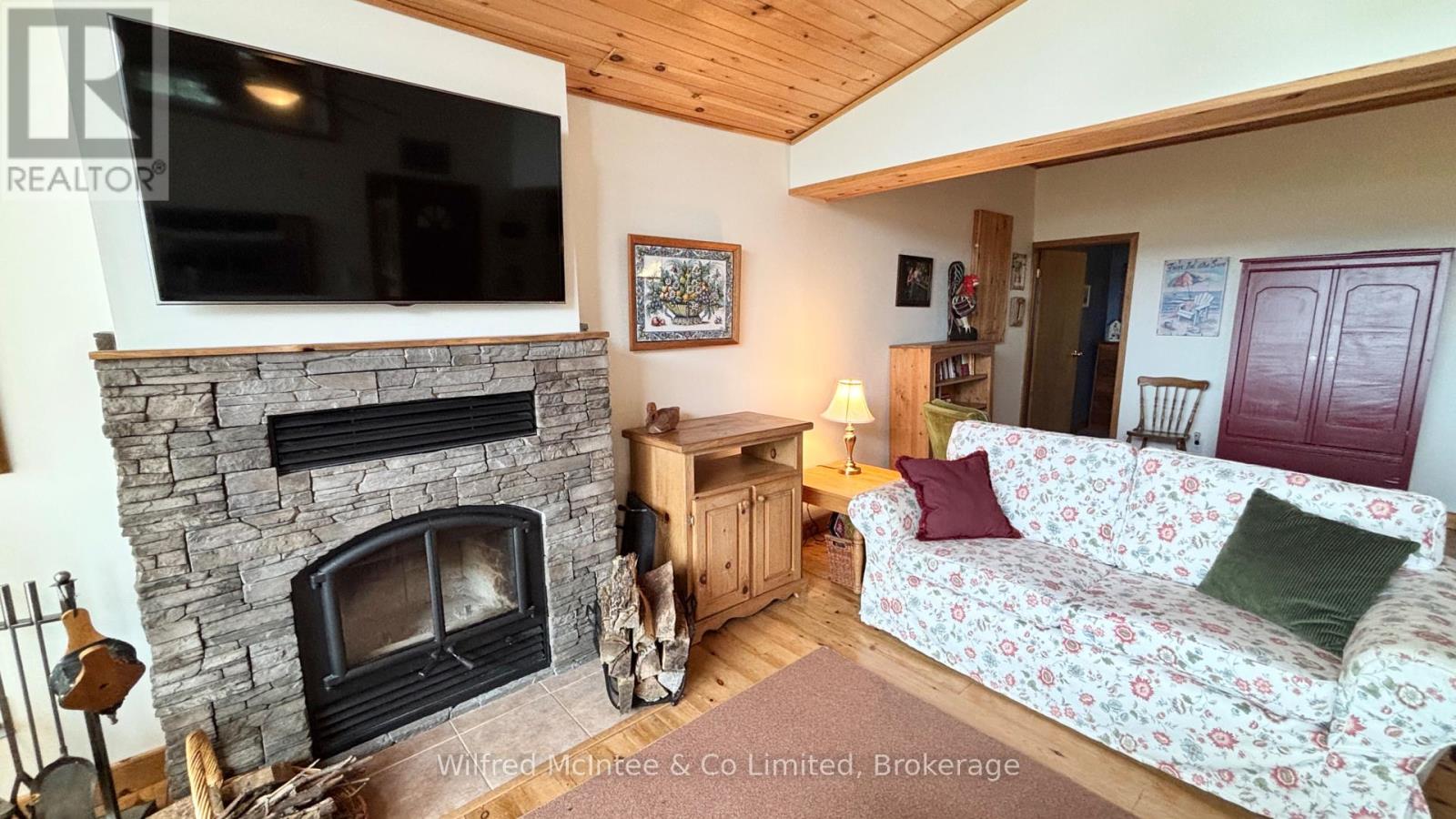 1282 2nd Avenue S, Native Leased Lands, Ontario  N0H 2G0 - Photo 22 - X12137601