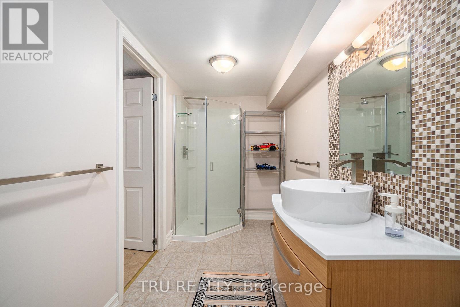 2302 Fox Crescent, Ottawa, Ontario  K2B 7K6 - Photo 34 - X12137594