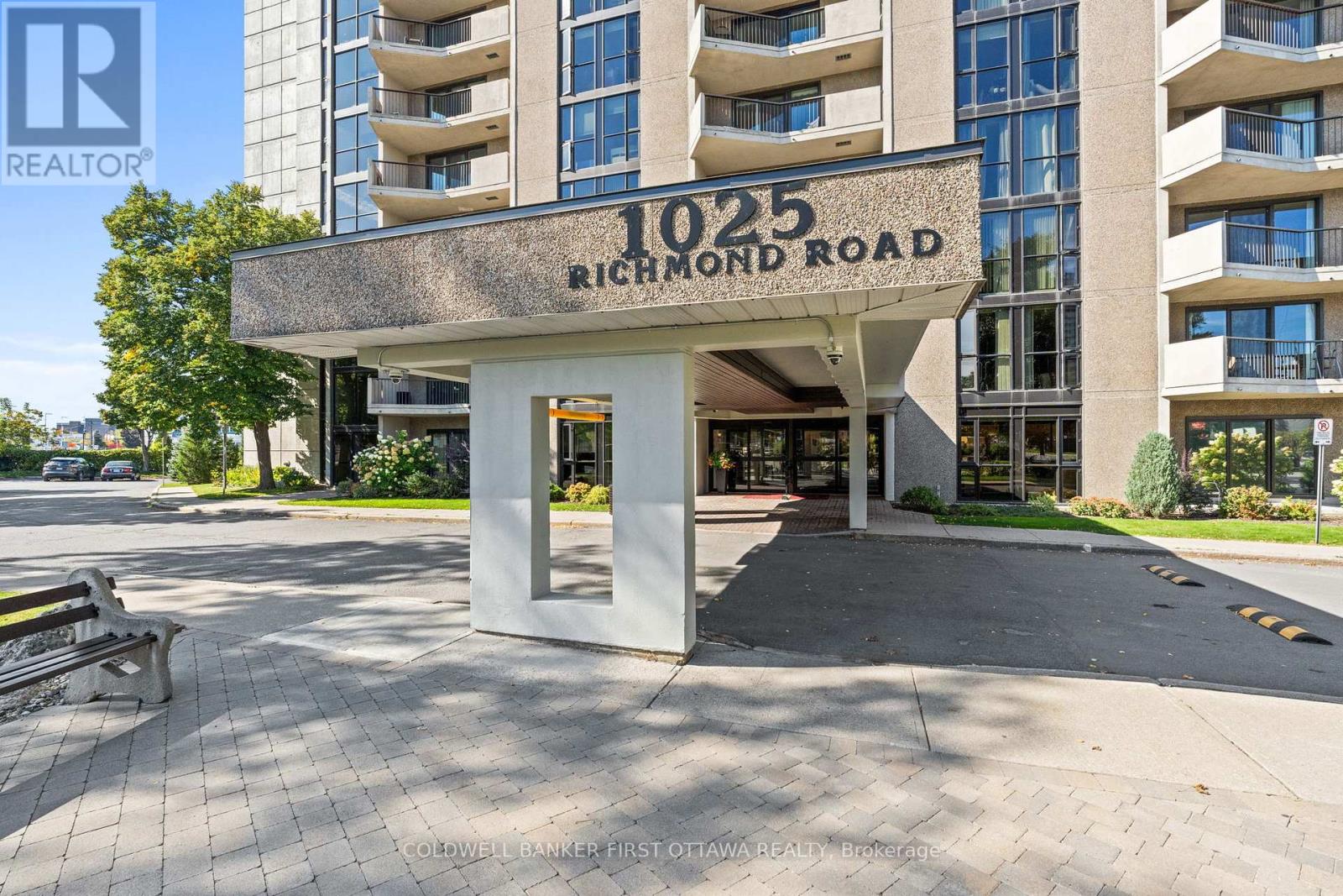 Property at 607 - 1025 RICHMOND ROAD image 2