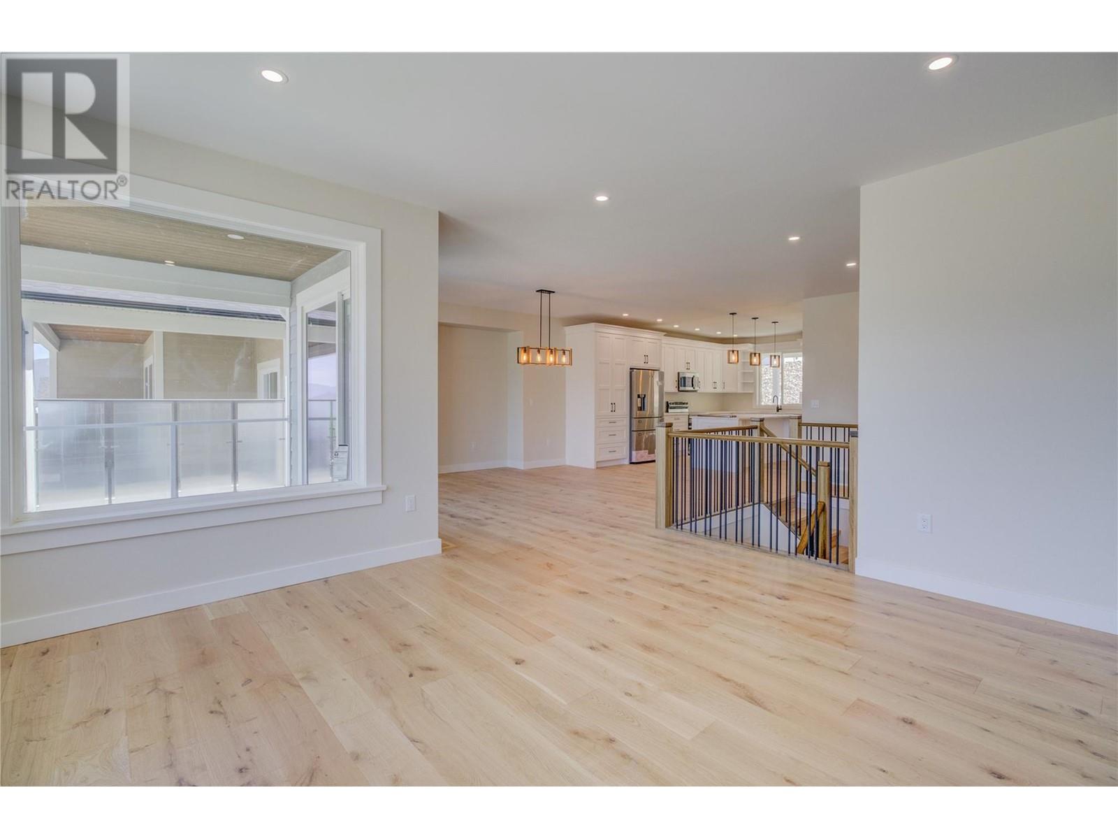 1740 9 Street Se, Salmon Arm, British Columbia  V1E 0G9 - Photo 15 - 10346897