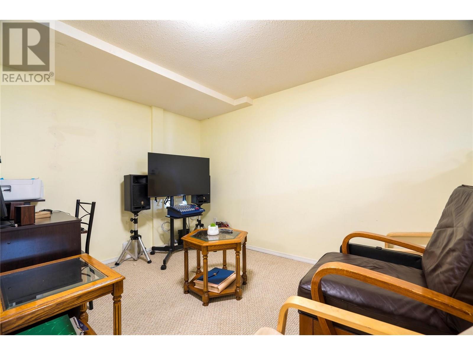 3095 Gordon Drive, Kelowna, British Columbia  V1W 3R1 - Photo 14 - 10347168