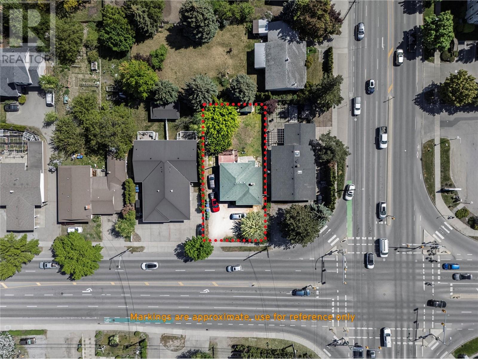 Property at 3095 Gordon Drive image 3