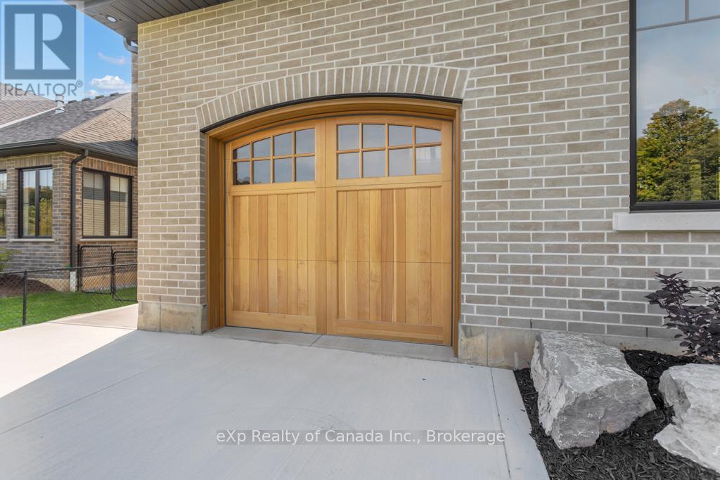 45 August Crescent, Norwich, Ontario  N0J 1R0 - Photo 8 - X12137571