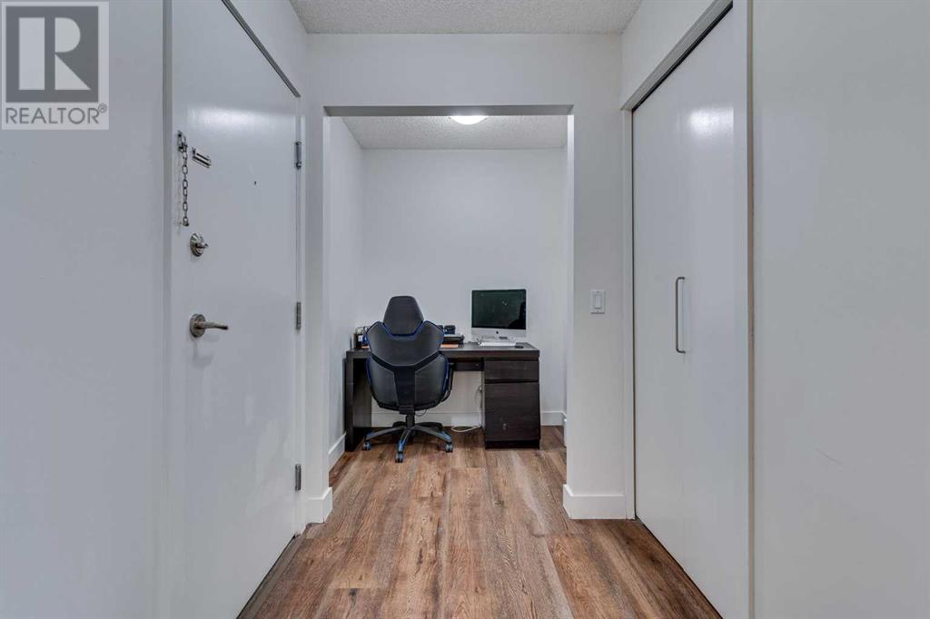 Property at 113, 35 Richard Court SW image 2