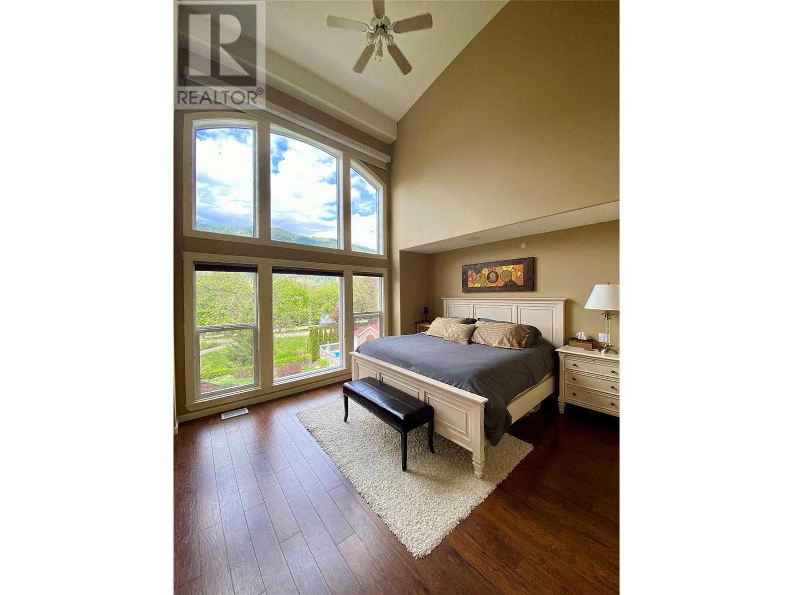 1130 Riverside Avenue Unit# 30, Sicamous, BC V0E2V1