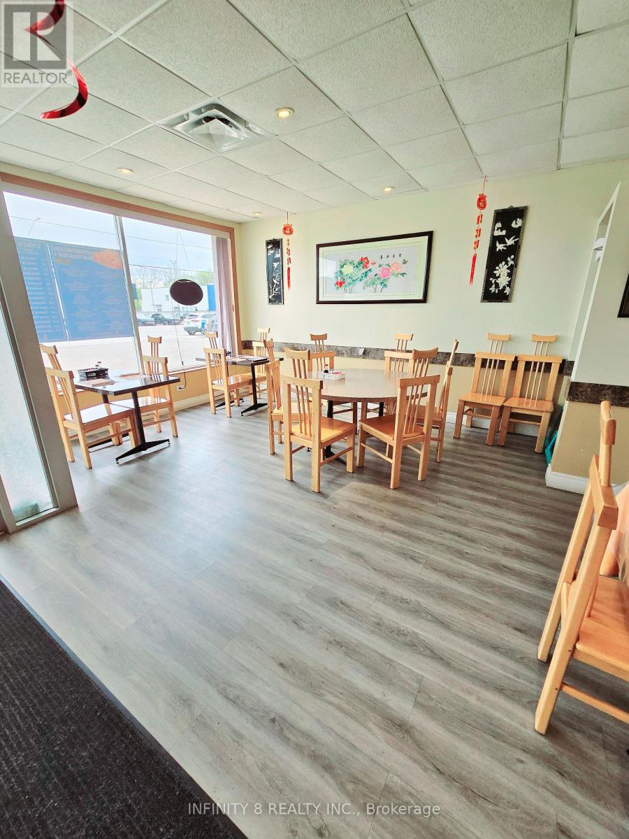4497 Drummond Road, Niagara Falls (Morrison), Ontario  L2E 6C5 - Photo 7 - X12137608