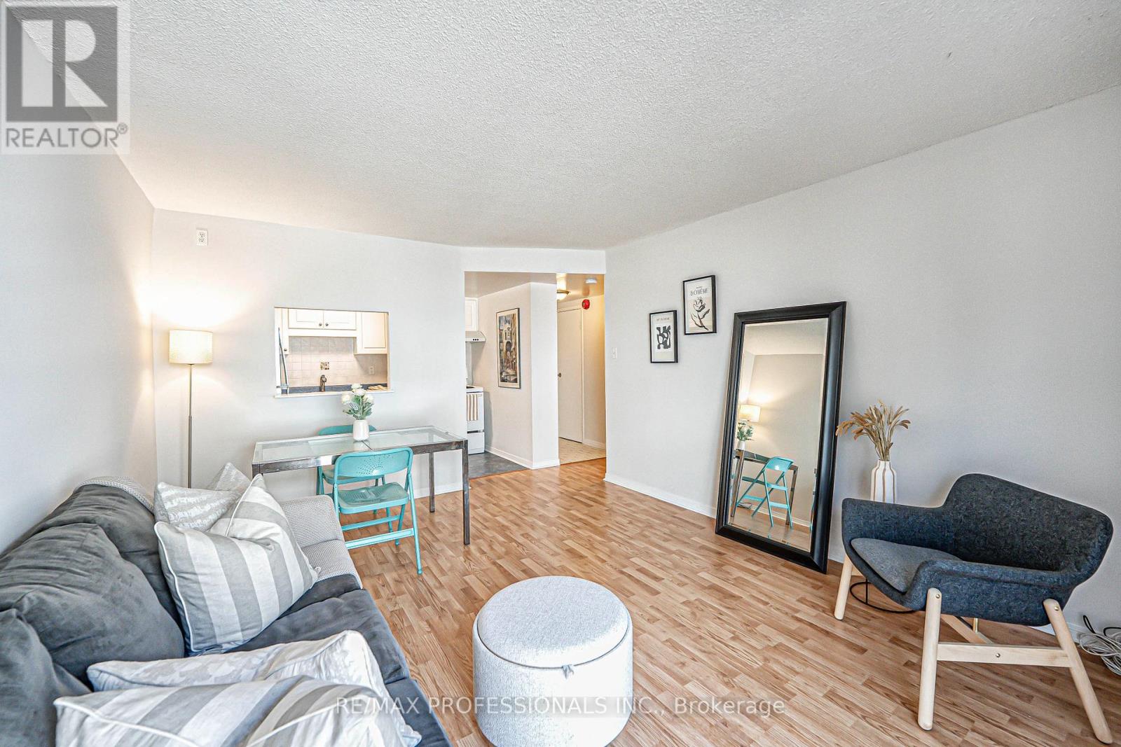 202 - 61 Main Street, Toronto, Ontario  M4E 2V6 - Photo 15 - E12135025