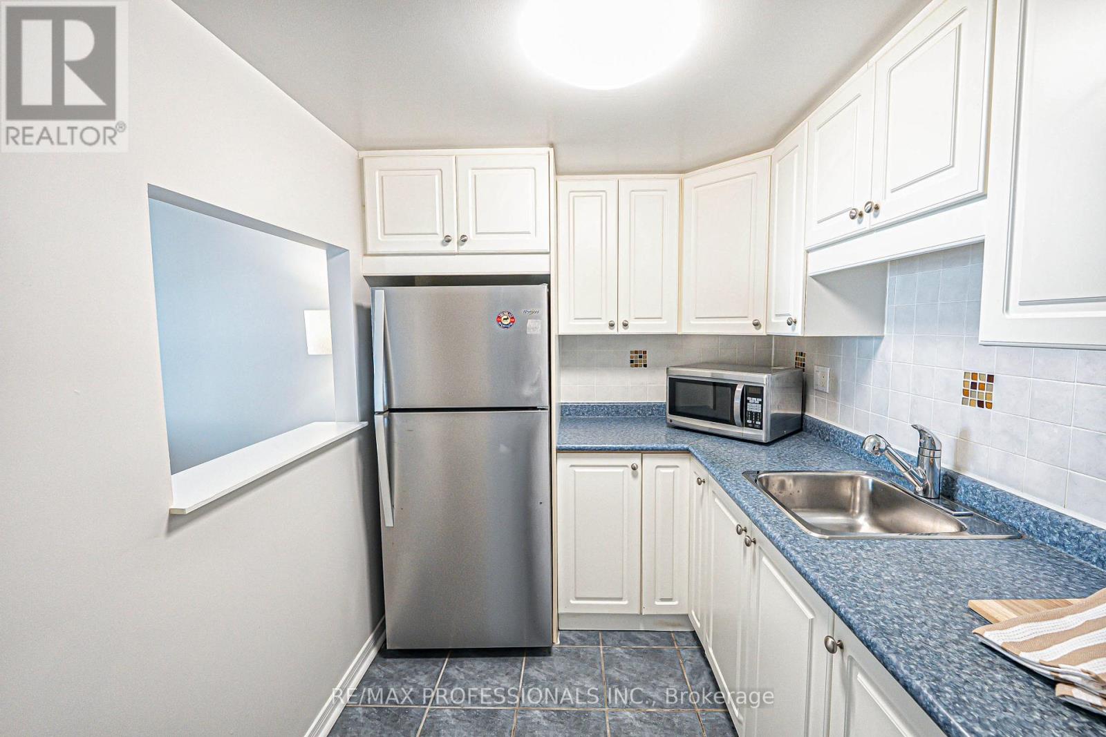 202 - 61 Main Street, Toronto, Ontario  M4E 2V6 - Photo 19 - E12135025