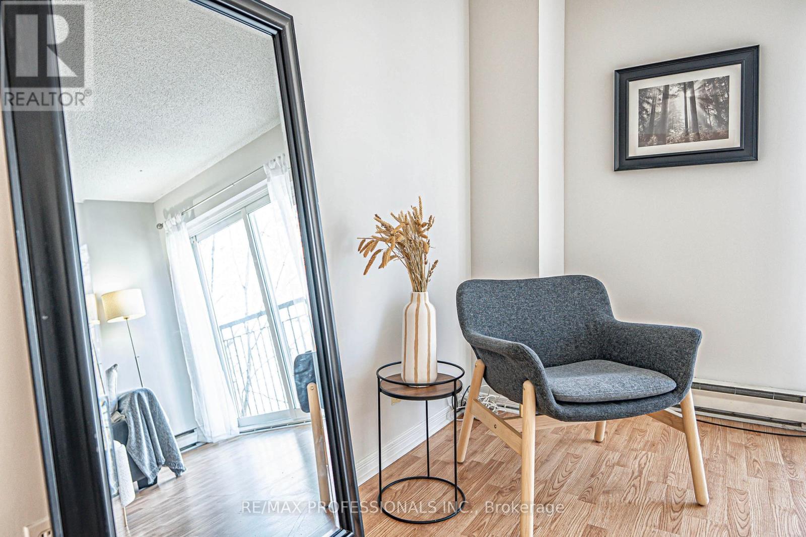 202 - 61 Main Street, Toronto, Ontario  M4E 2V6 - Photo 11 - E12135025